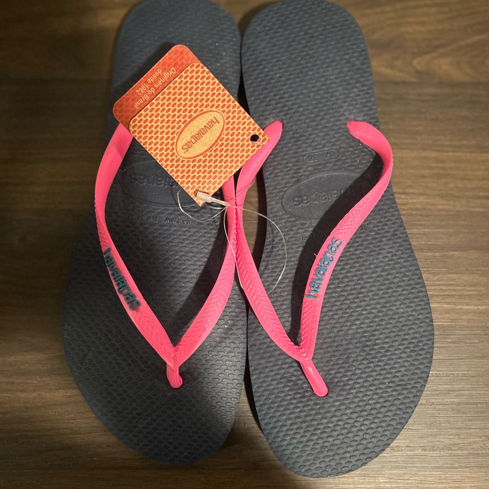 HAVAIANAS Navy Blue and Pink Sandals